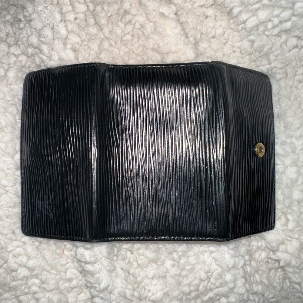 Louis Vuitton. Black Epi leather key cles.